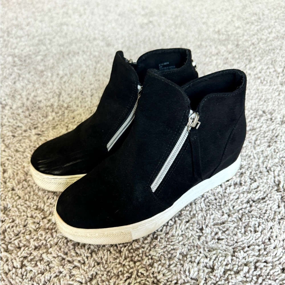 Girls suede Steve Madden booties